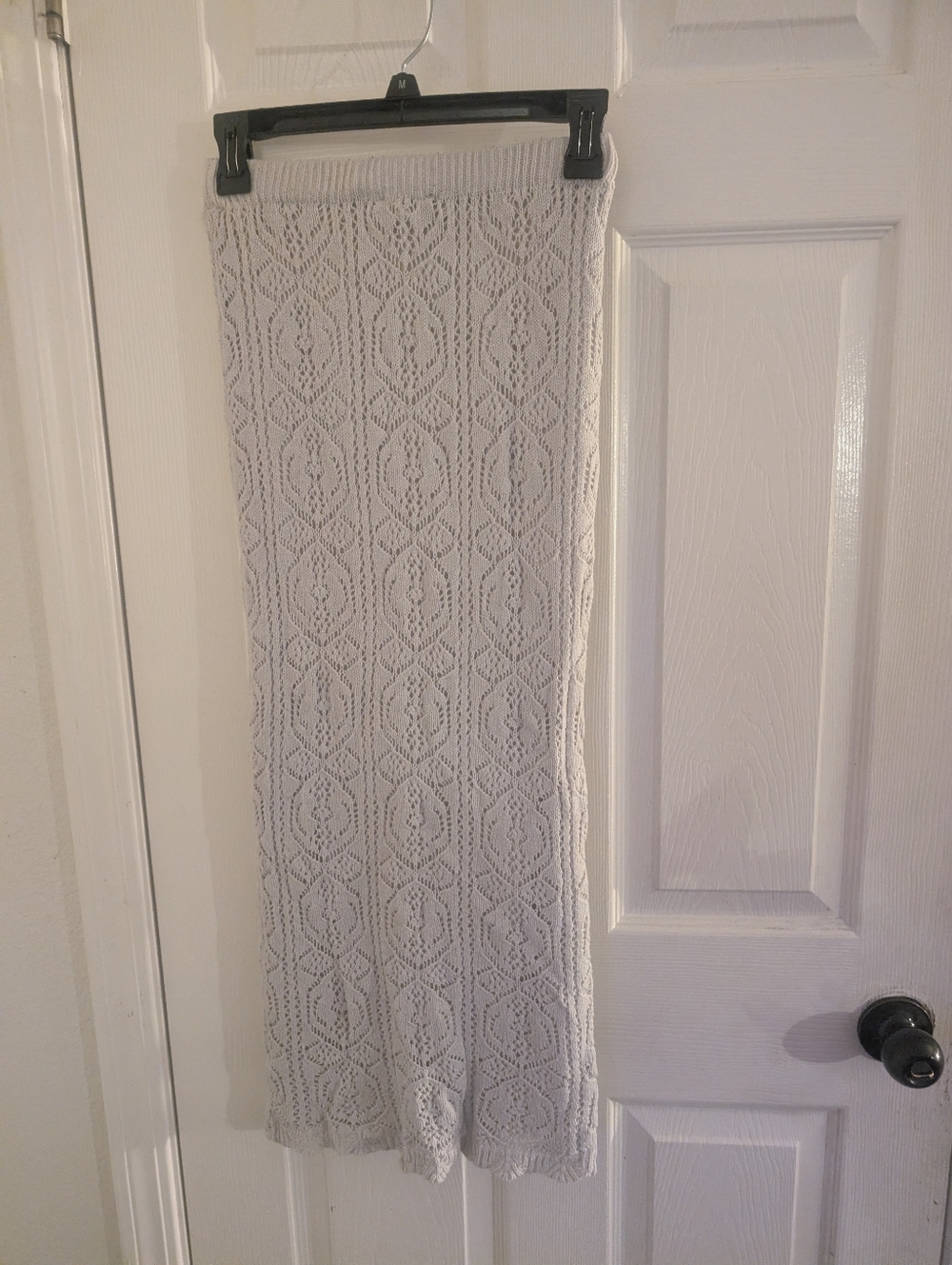 Freshmen 1996 Juniors' Cream Crochet Flutter Maxi Skirt - Picture 4 of 5